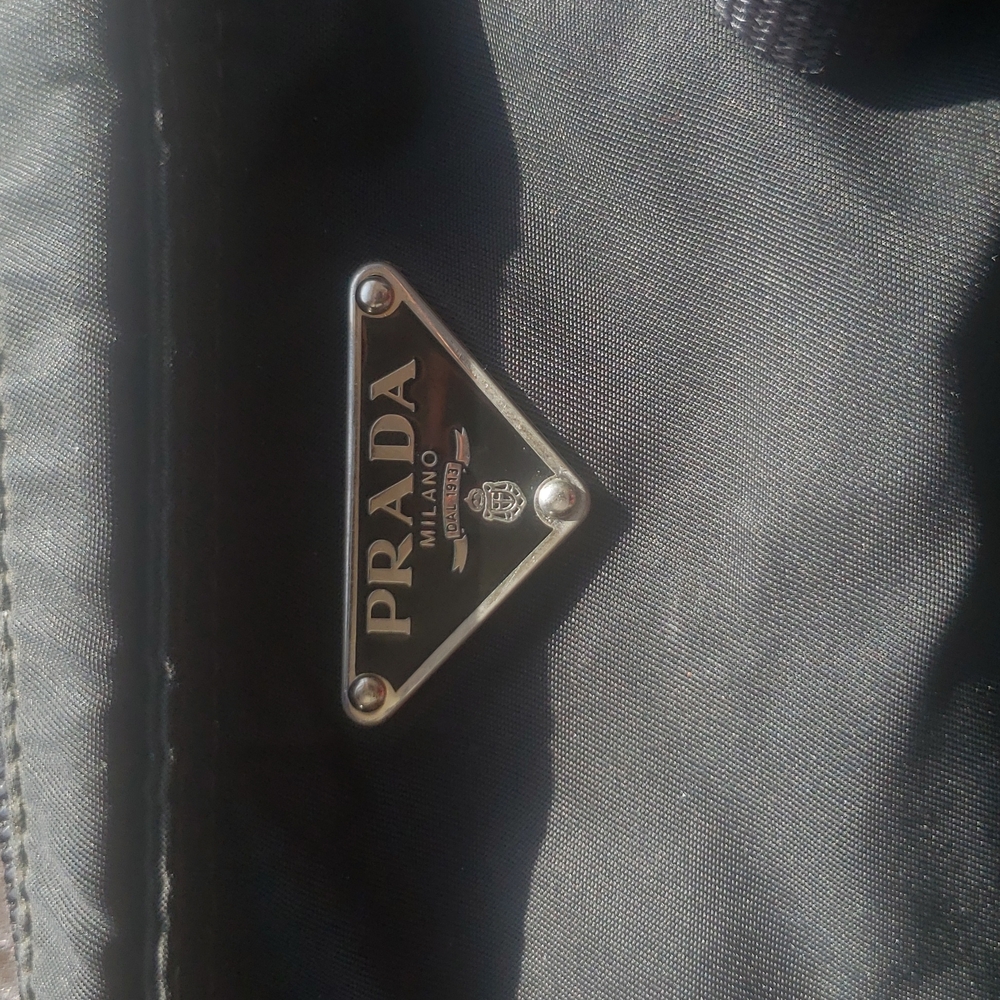 Prada - Picture 2 of 6